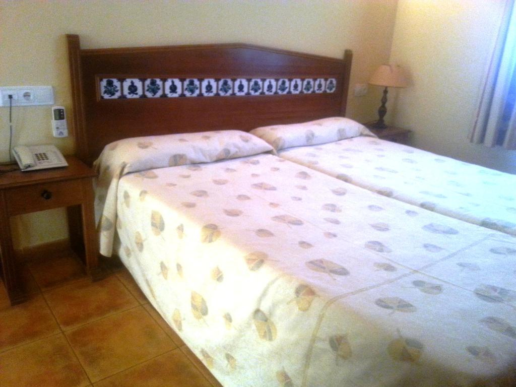 Pension Calatrava Carretera ตาแบร์นาส ภายนอก รูปภาพ